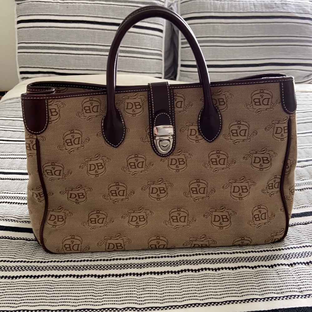 Dooney & Bourke Large Handbag Signature DB Crest